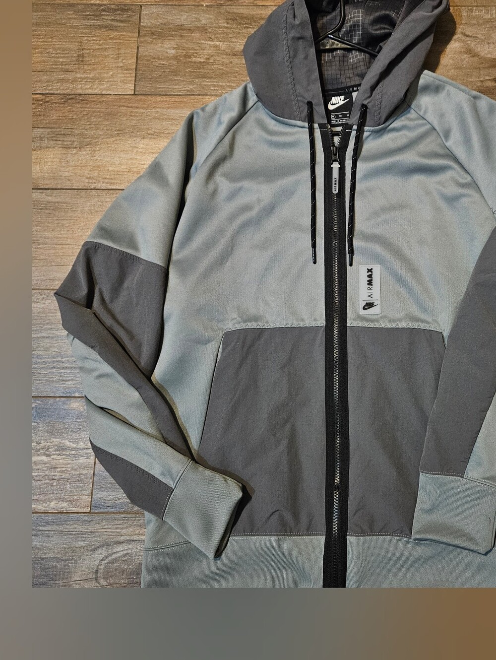 Nike Air Max Men's Two-Tone Gray Hooded Windbreaker